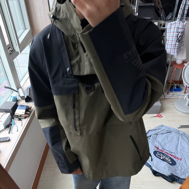 뉴발란스 이스트로그 고어텍스 자켓