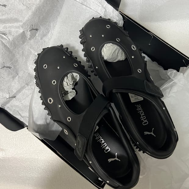 푸마 모스트로 페이 스터드 255 새상품