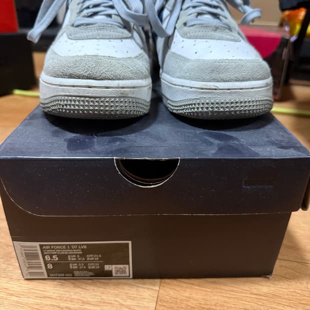 [245] 나이키 에어포스1 '07 LV8 라이트 스모크 그레이
