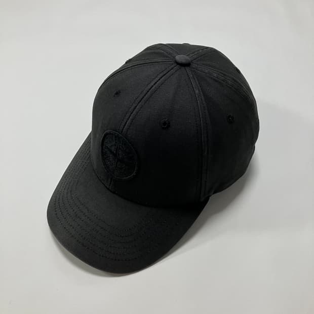 [Stone Island] 스톤아일랜드 로고 와펜 볼캡 모자 블랙