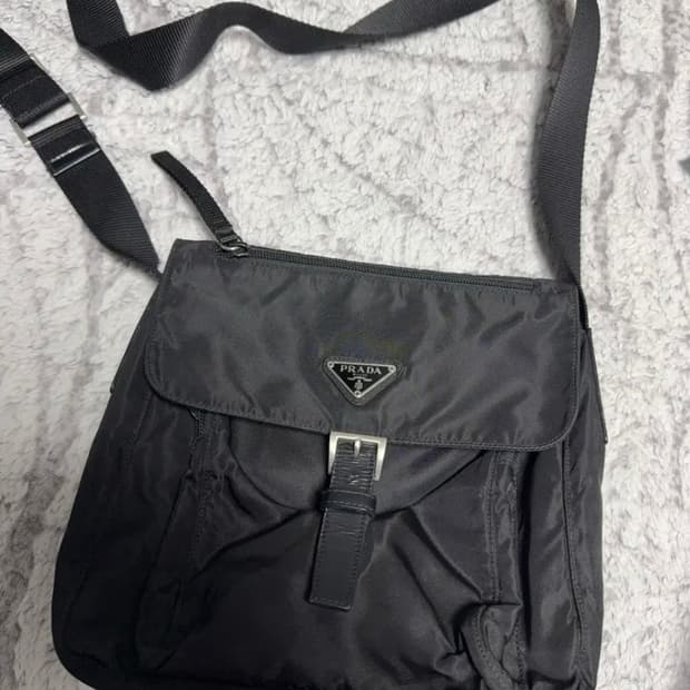 프라다 남녀공용 포코노 주우재백