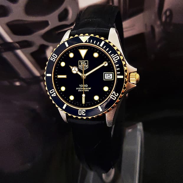 태그호이어 프로패셔널 1000 블랙판 남성 가죽 시계