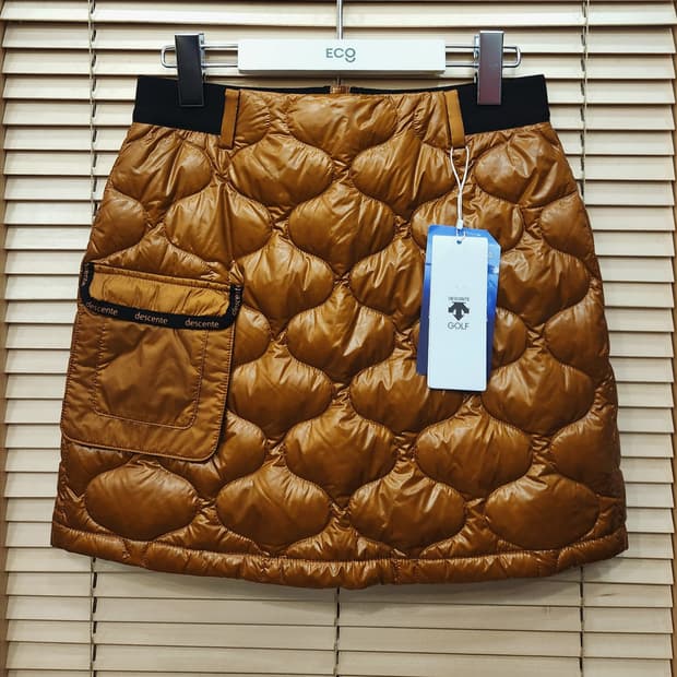 (새상품)데상트골프 여성 다운퀄팅 골프스커트