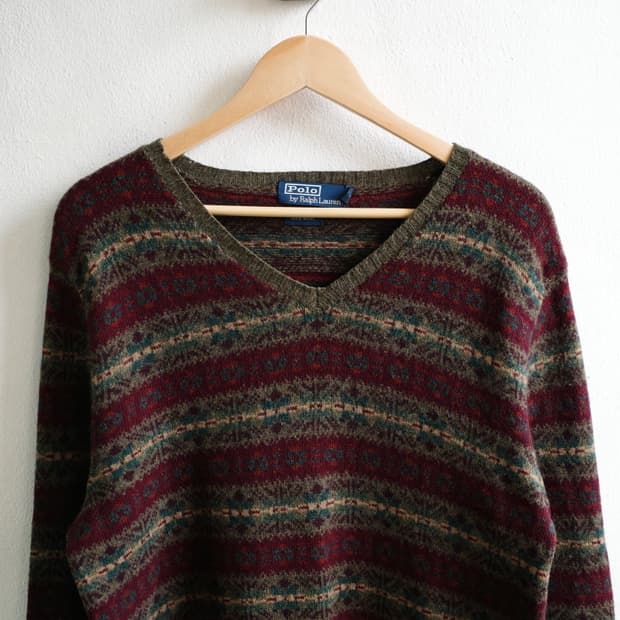 폴로 페어아일 브이넥 니트 