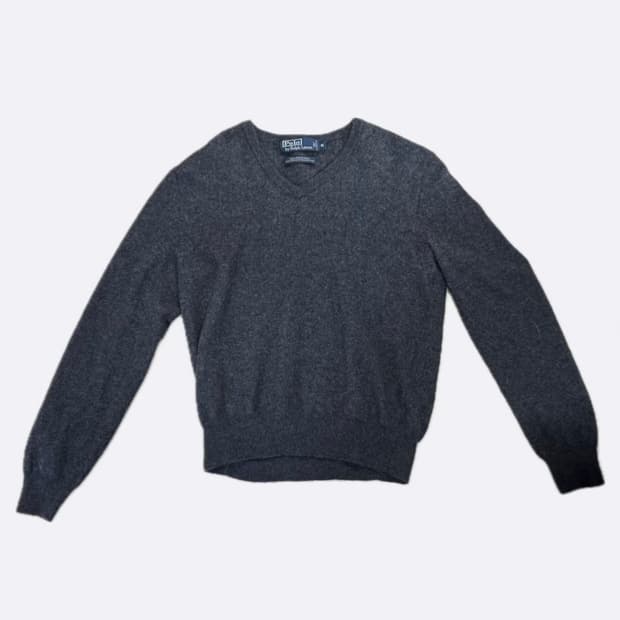 폴로 니트 차콜 브이넥