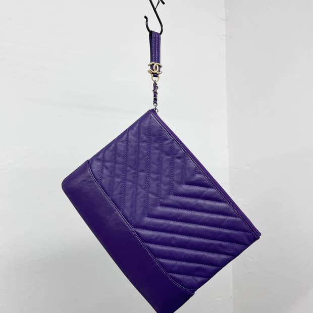 샤넬 CC 가브리엘 클러치 쉐브론 램스킨