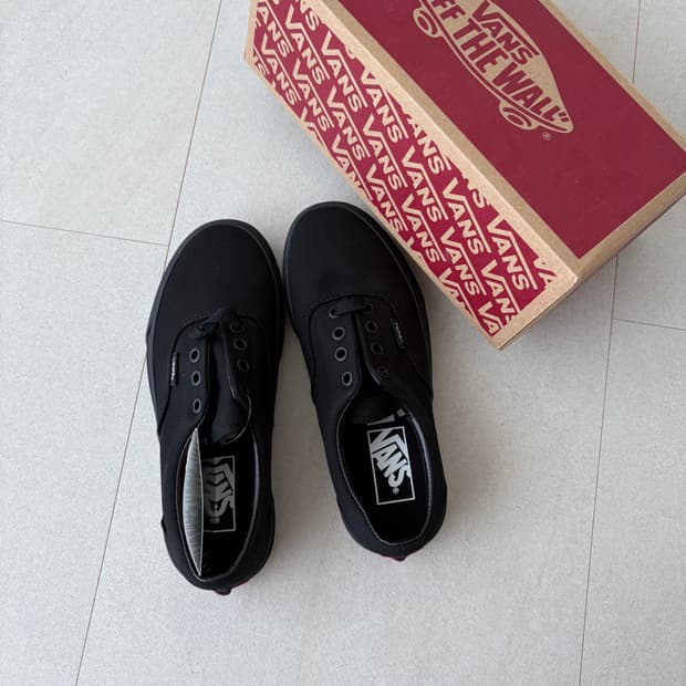 Vans era black 225