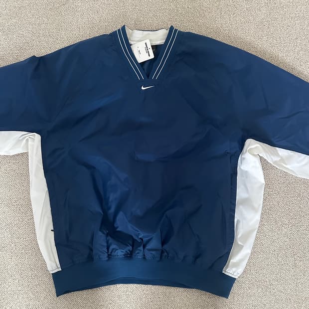 나이키 바람막이 재질 맨투맨 판매합니다