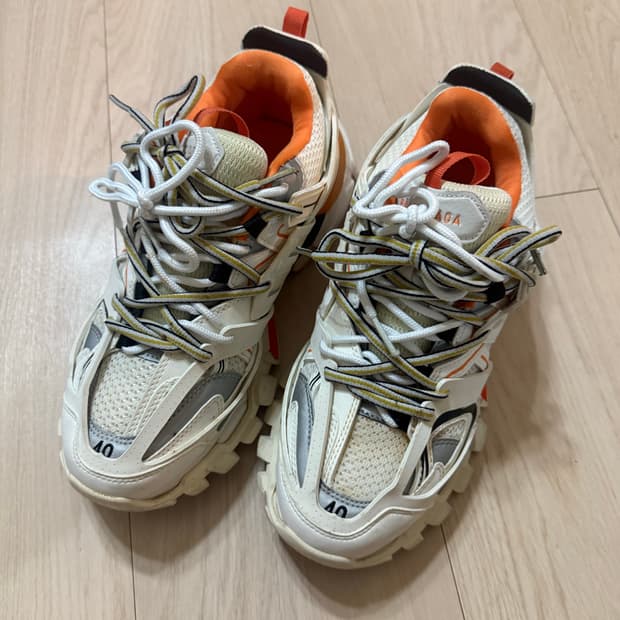 발렌시아가 트렉슈즈 흰주 40