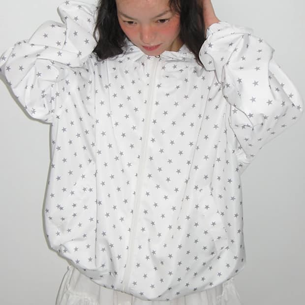 론론 HOODED WINDBREAKER JUMPER WHITE STAR