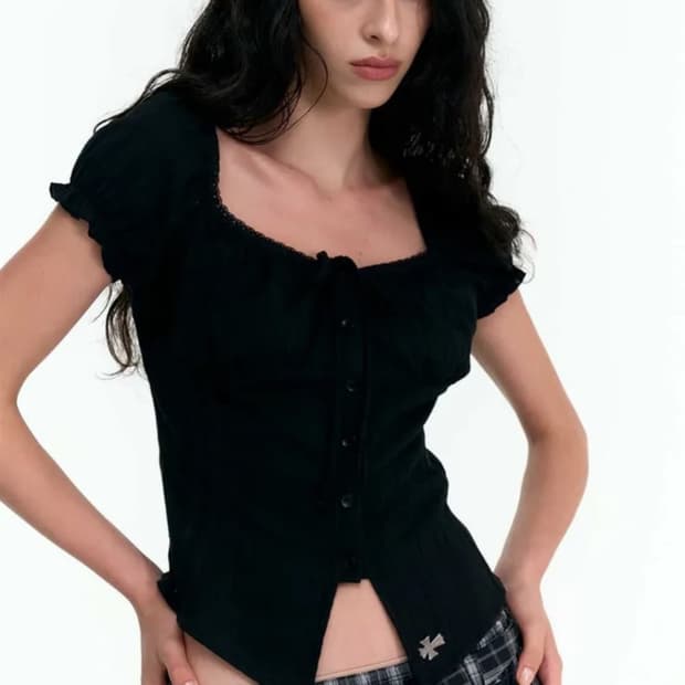 2000아카이브 벨라 블라우스 2판매합니다