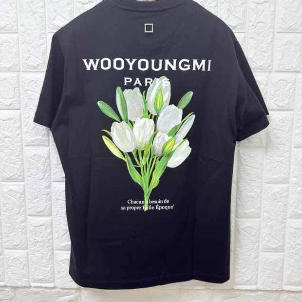 (새상품)우영미 플라워백로고 티셔츠 (5장일괄 구매시 이상품 드립니다