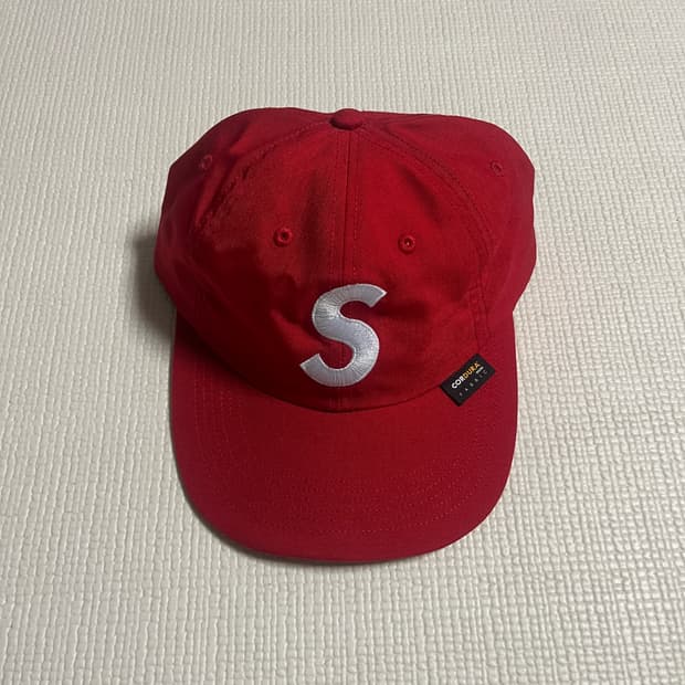 슈프림 코듀라 S로고 6패널 캡 레드