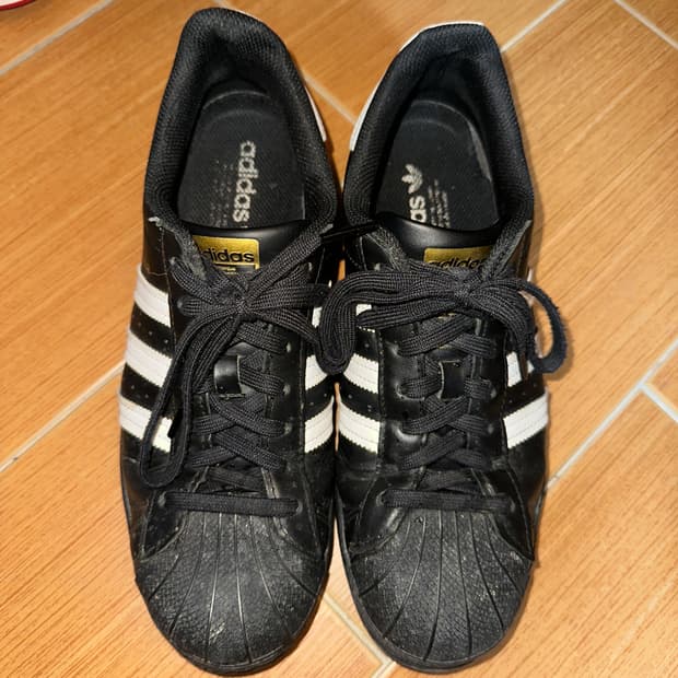 아디다스 슈퍼스타 검흰 275