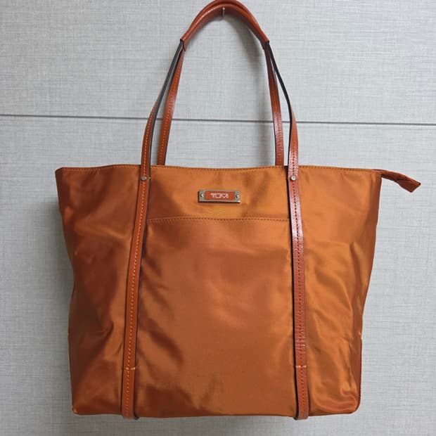 투미 보야져 오렌지 나일론 레더 트리밍 클래식 데일리 숄더 토트백