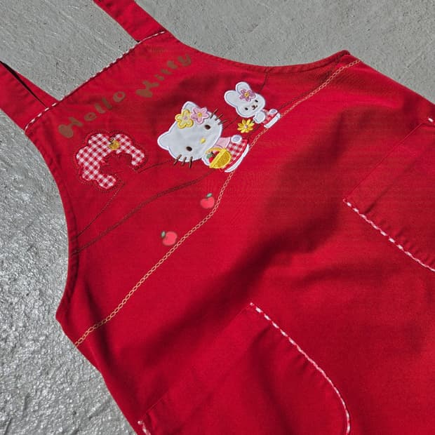 Sanrio Hellokitty 헬로키티 05's y2k 자수 에이프런