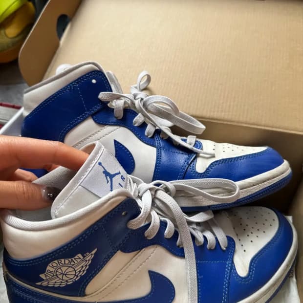 나이키 조던1미드 화이트 하이퍼로얄 (W) 240