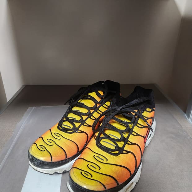 에어맥스 플러스 브라이트 세라믹 앤 투어 옐로우