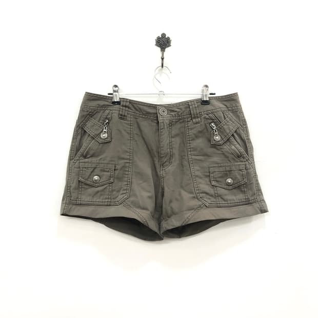 khaki beige pocket detail shorts