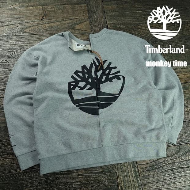 [팀버랜드 X 몽키타임] 빅로고 프린팅 오버핏 맨투맨 그레이 M19637