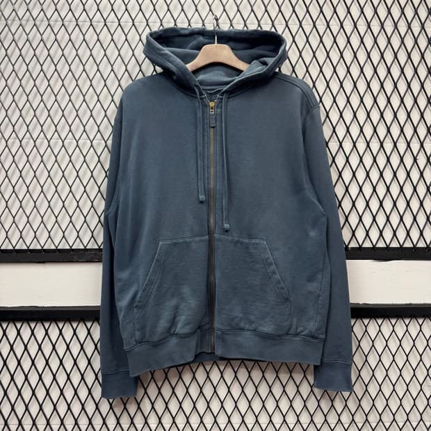 엘엘빈 솔리드 후드 집업 레귤러 핏 투포켓 디테일 네이비