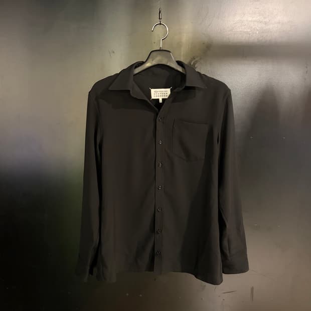 메종 마르지엘라 블랙 포켓 셔츠