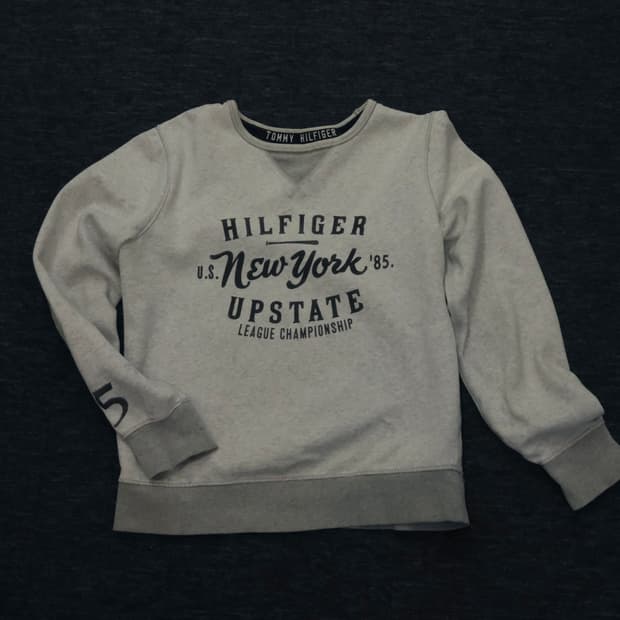 타미힐피거 스웻셔츠