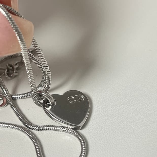 디올 하트 목걸이
