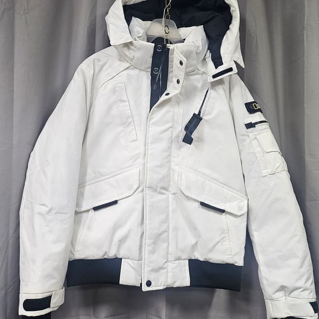 281 내셔널지오그래픽 화이트 후드 패딩 90