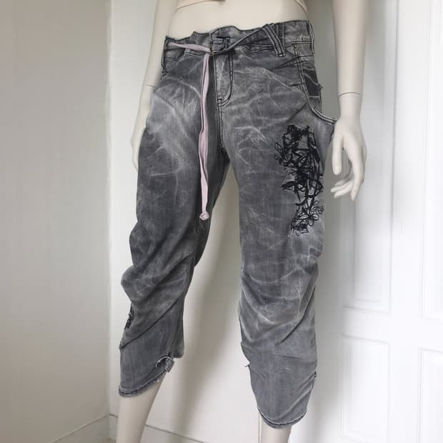 Floral Embroidered Washed Cargo Pants