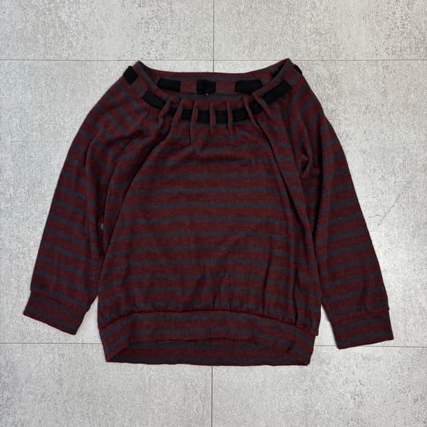 버건디 스트라이프 U넥 트리밍 풀오버