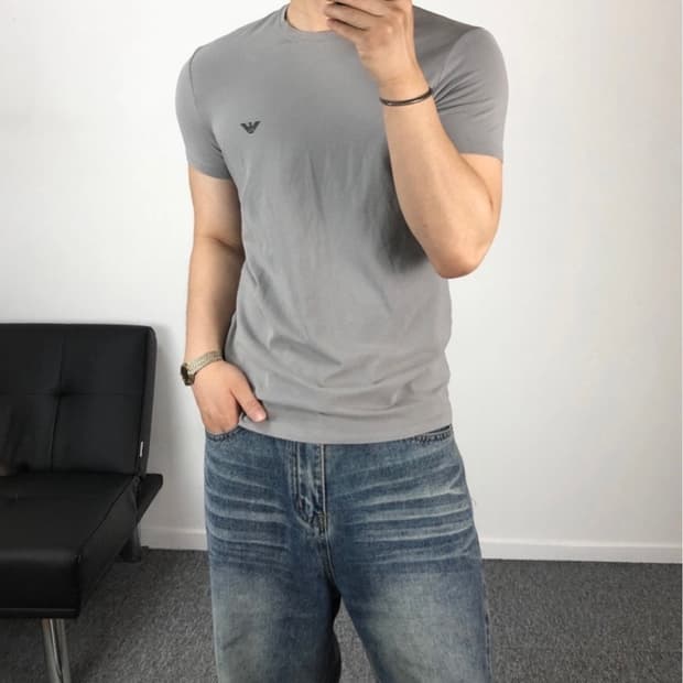 아르마니 신세계 정품 머슬핏 반팔 그레이