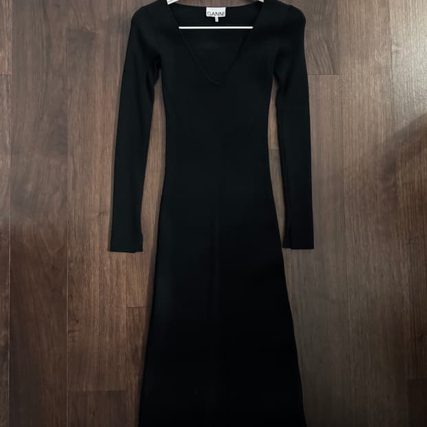 GANNI 가니 딥브이넥 맥시 롱 원피스