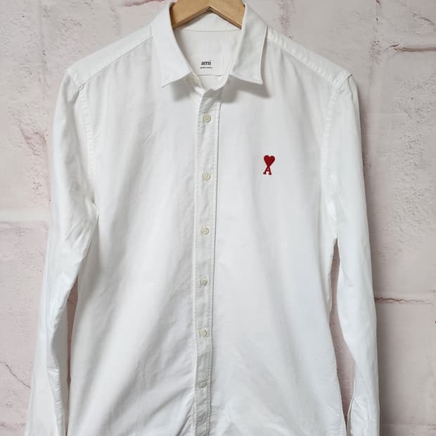 아미 스몰 하트 자수 
화이트 옥스포드 셔츠