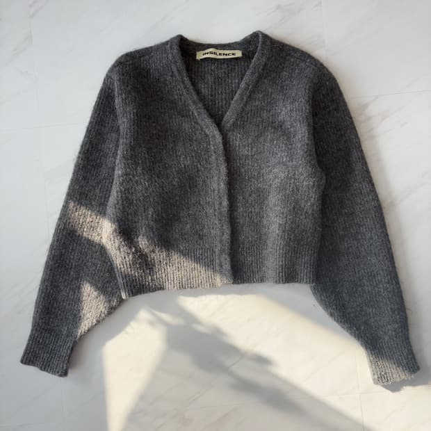 인사일런스 우먼 모헤어 가디건