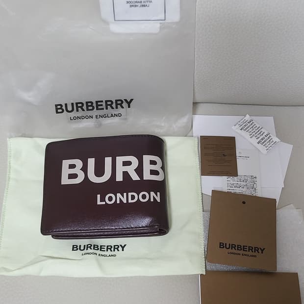 버버리 반지갑 정품 