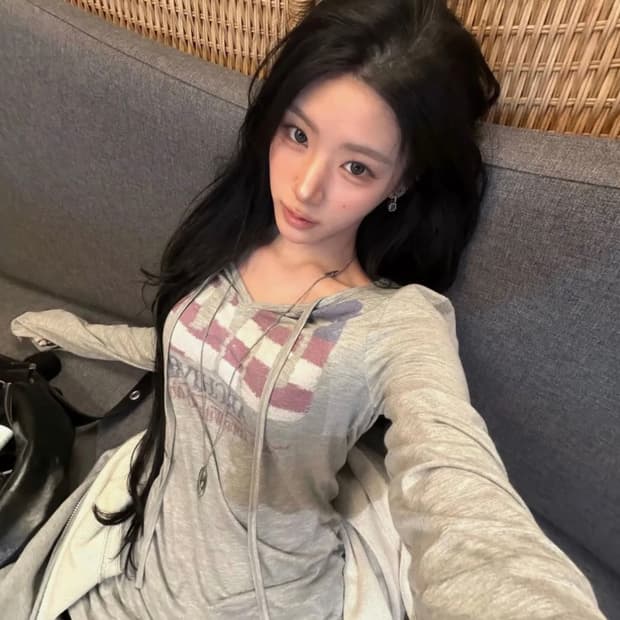 길라아카이브 USA LOGO V NECK LONG SLEEVE_GREY