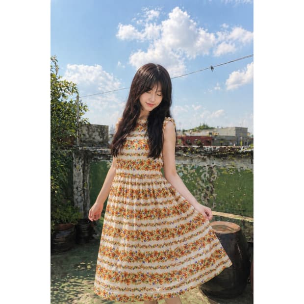 노랑 줄무늬 민소매 원피스