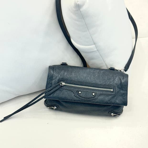 발렌시아가 엔벨로프 크로스백 (정품)