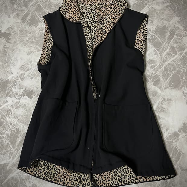 (Unknown)leopard zip up sleeveless top