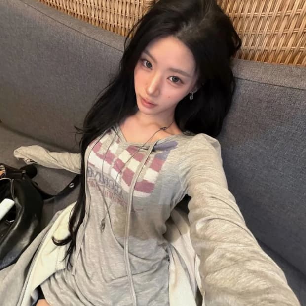 길라아카이브 USA LOGO V NECK LONG SLEEVE_GREY