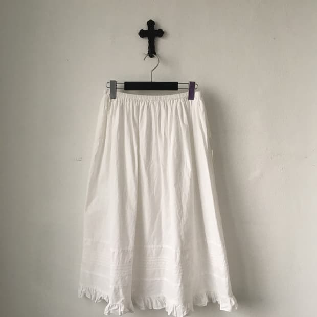 Frill point skirt