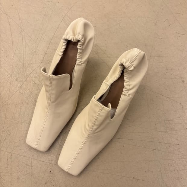 빈티지 셔링 아이보리 하이힐