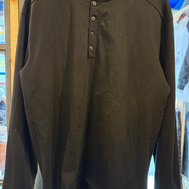 시도 블랙 헨리넥 티셔츠