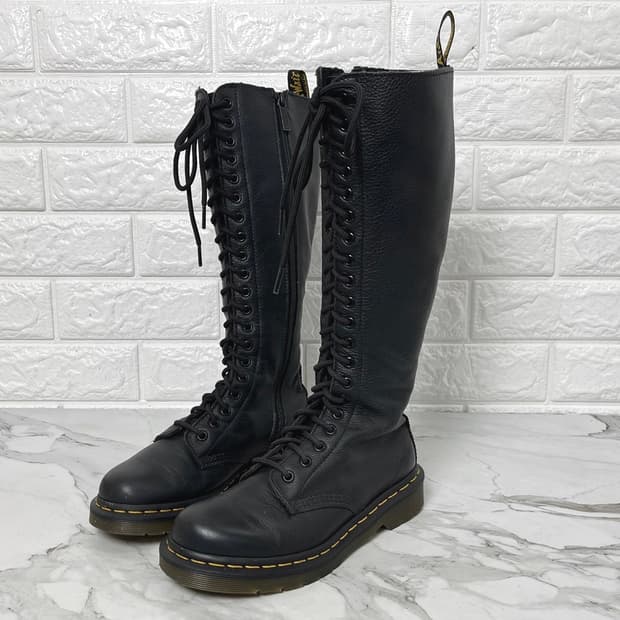 닥터마틴 1B60 버지니아 롱부츠 블랙 230 UK4