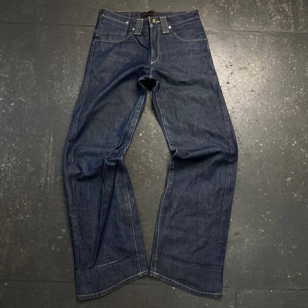 28 리바이스 엔지니어드 청바지