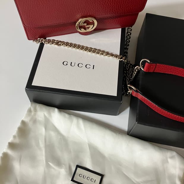 구찌 woc 인터라킹 크로스백 미니 레드 (풀박스 새제품)