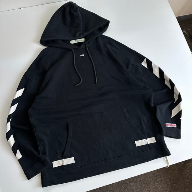 Off-White 오프화이트 17F/W 에로우 후드티