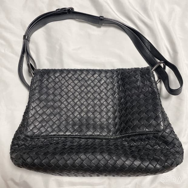 보테가 베네타 블랙 인트레치아토 숄더백
