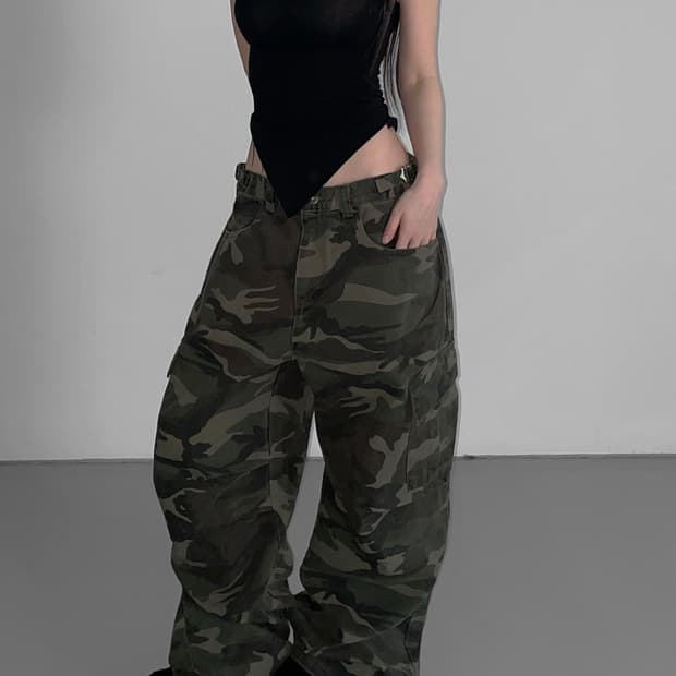 아워캐비넷 디에어타운 카모 와이드팬츠 (free)